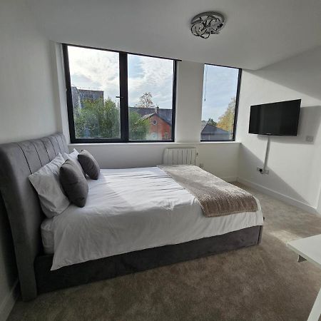 Brand New Trafford Apartment Manchester Exterior foto